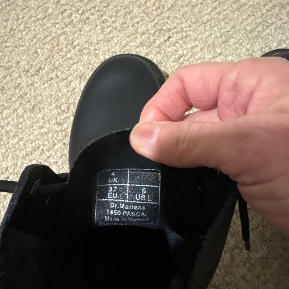 Dr Martins - image 6